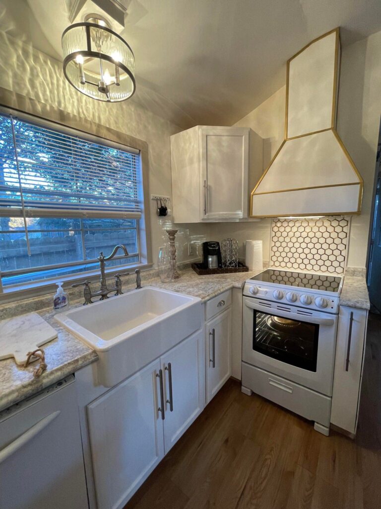 327861417_3410012722612565_1030789946872923727_n Fancy Guest House made